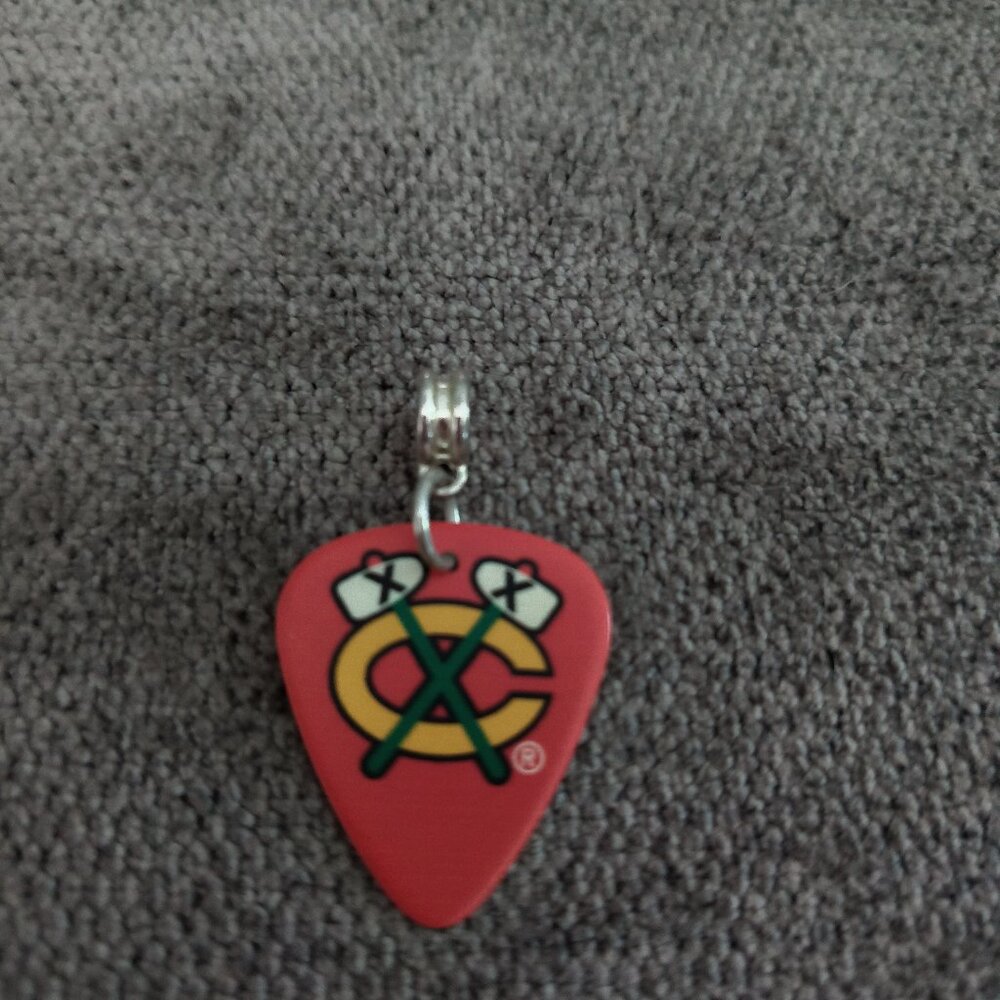 Women's CHICAGO BLACKHAWKS GUITAR PICK NECKLACE